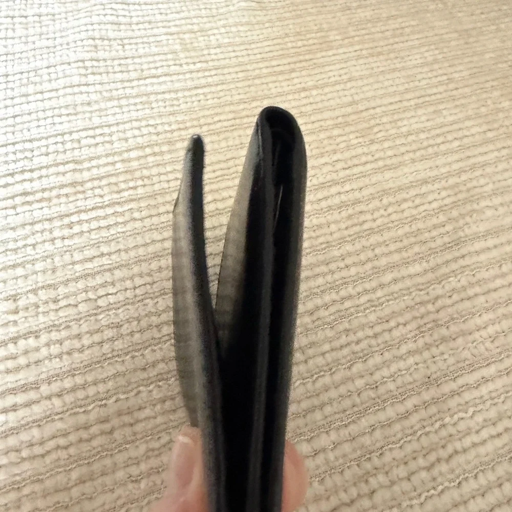 Perry Ellis EUC Black Leather Trifold Wallet 4x3.5